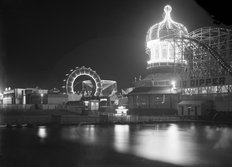 Blackpool pleasure beach at night