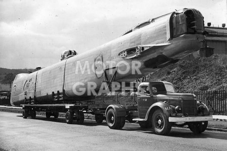 Stirling Aeroplane in transit