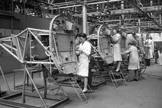 Longbridge factory Austin 1944