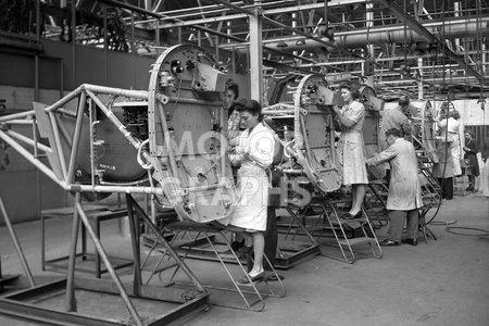 Longbridge factory Austin 1944