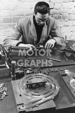 Longbridge factory Austin 1940s