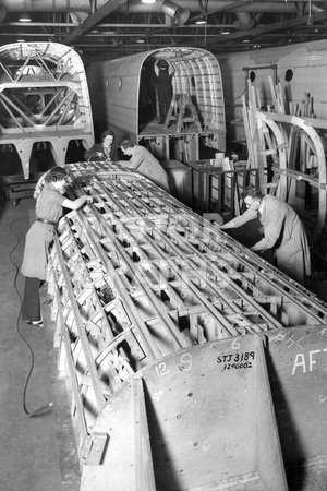 Longbridge factory Austin 1940s