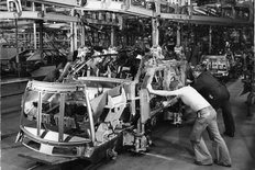 Cowley factory British Leyland 1975