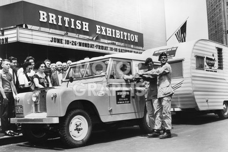 Land Rover and caravan in New York 1960