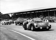 Procession of Rover Gas Turbine cars at Silverstone 1963
