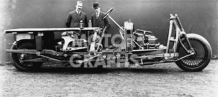 Chassis of gyroscopic car built by Wolseley 1912-14