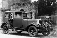 Morris Cowley 1928 wide track saloon