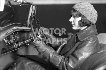 MG Magna 1932 dashboard and interior