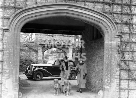 Morris Twenty Five saloon 1936