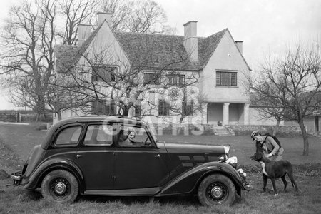 Morris Eighteen saloon 1937