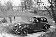 Morris Eighteen saloon 1937