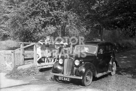 Morris Twelve saloon 1937