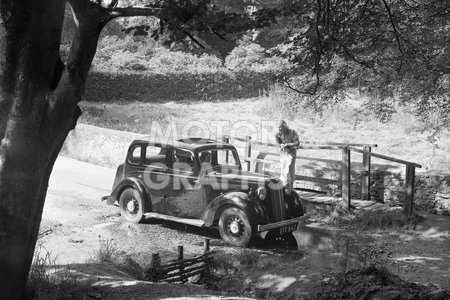 Morris Twelve saloon 1937