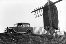 Standard small saloon 1930s