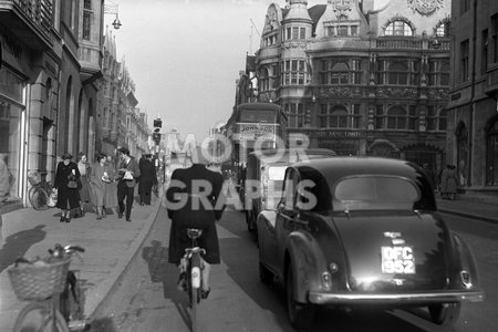 Oxford street scene 1950