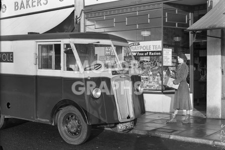 Morris delivery van 1952