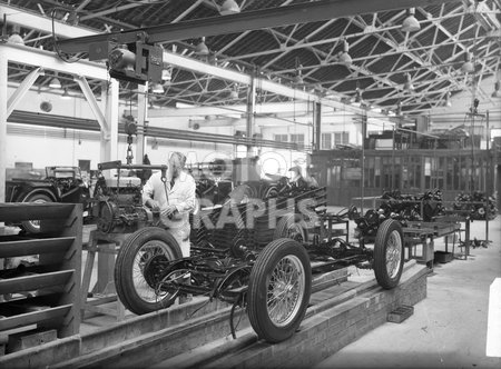 MG TC Midget Engine Installation 1946