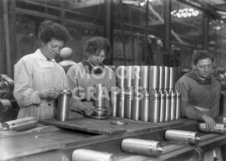 Munitions Women WWI